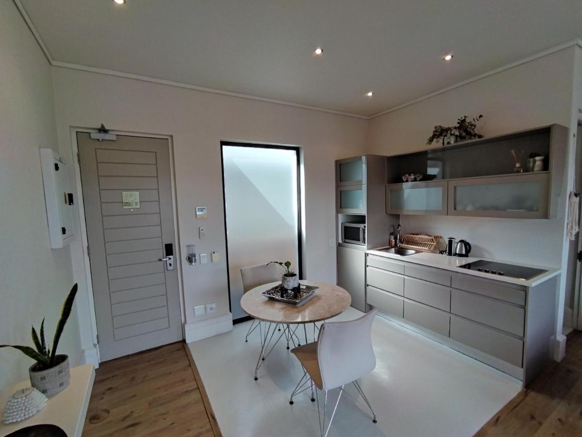 210 Gallery Luxury Studio Apartment Knysna Extérieur photo