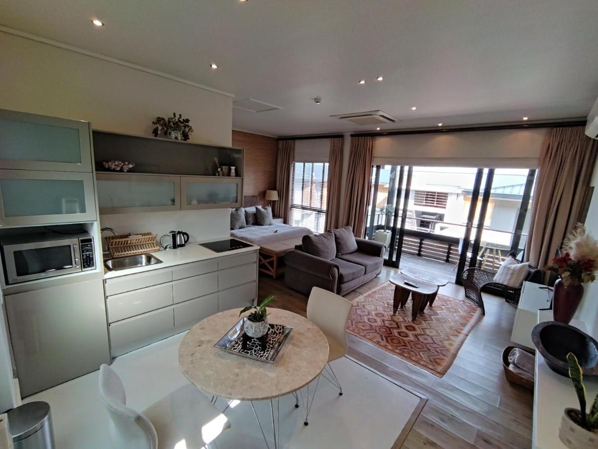 210 Gallery Luxury Studio Apartment Knysna Extérieur photo